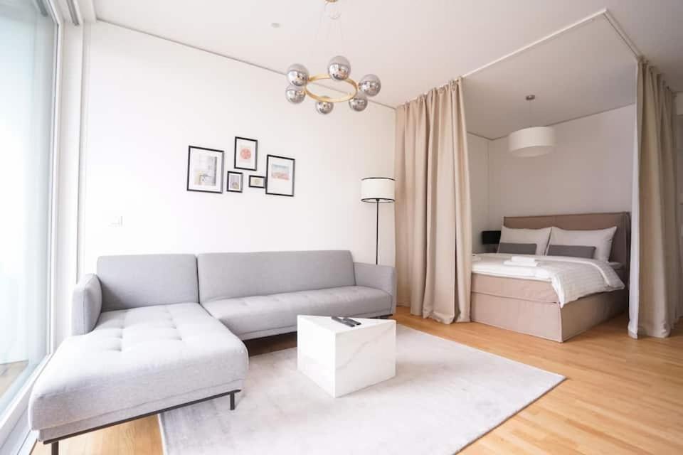 Апартаменты Exquisite Studio With Rooftop Pool Вена Экстерьер фото